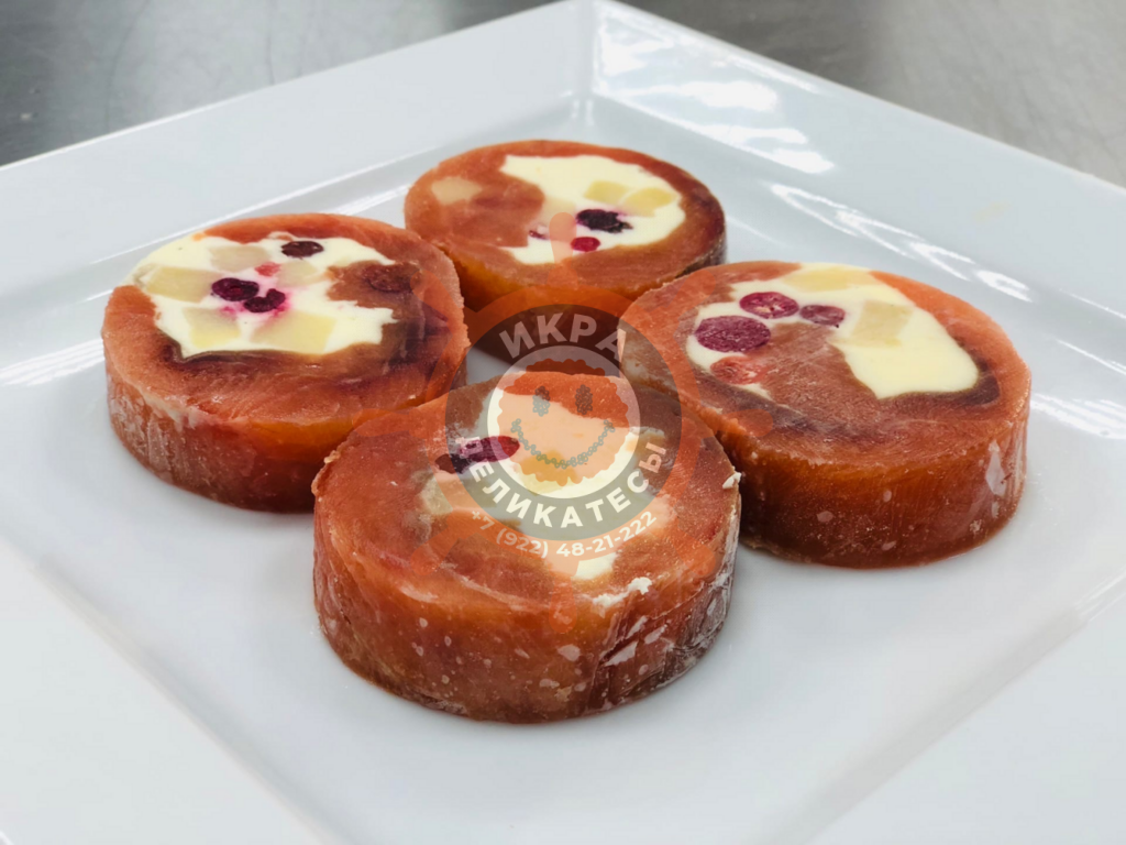 Рулет из горбуши с творожным сыром и ананасом- 250г
